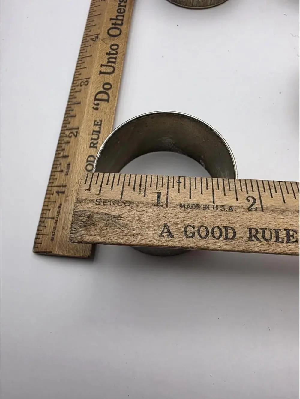 Vintage Audrey Brass Brushed Textured Patina Tone Napkin Rings Set Of 6 Matching